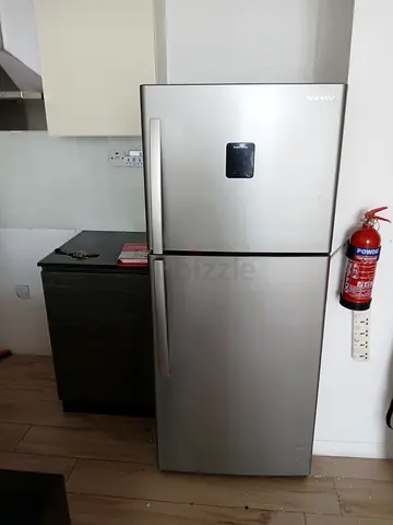 Daewoo two door fridge freezer 65cm width 170cm height 430 litter