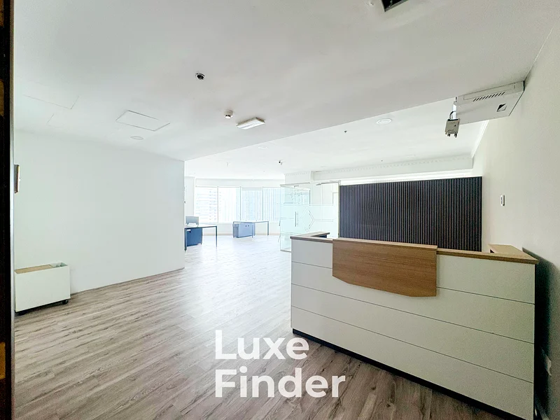 Prime Location | Spacious Office | Ready to Move64068755583873110