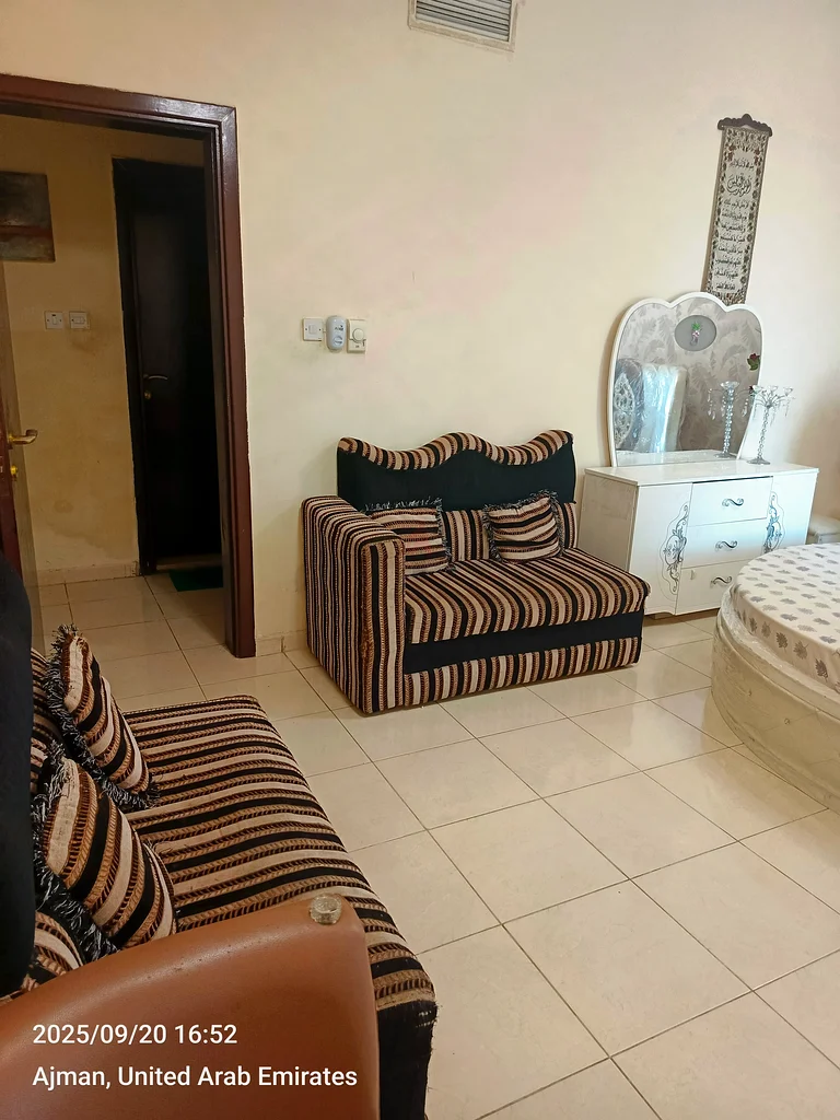 غرفة خاصة للسيدة العاملة64048191062019112