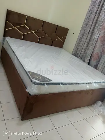 King size bed and soft topr mattress
