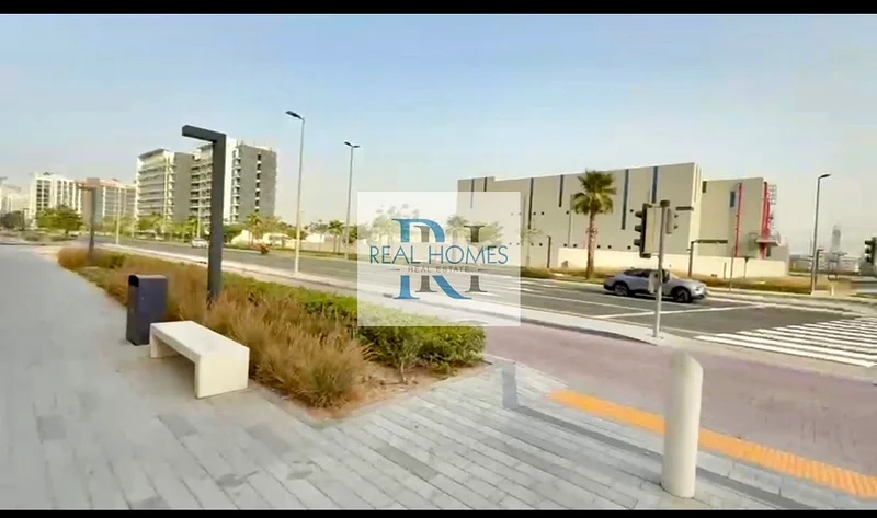 Mian boulevard | Vacant  | Ample Parking64065040576001113