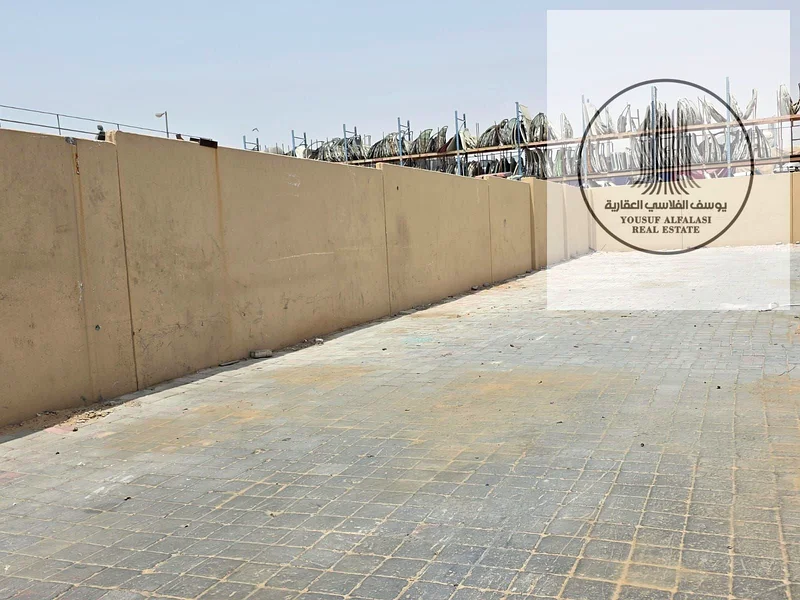 متاح الآن للإيجار: مبنى واسع بمساحة إجمالية تبلغ 6,300 قدم مربع64058458518401112