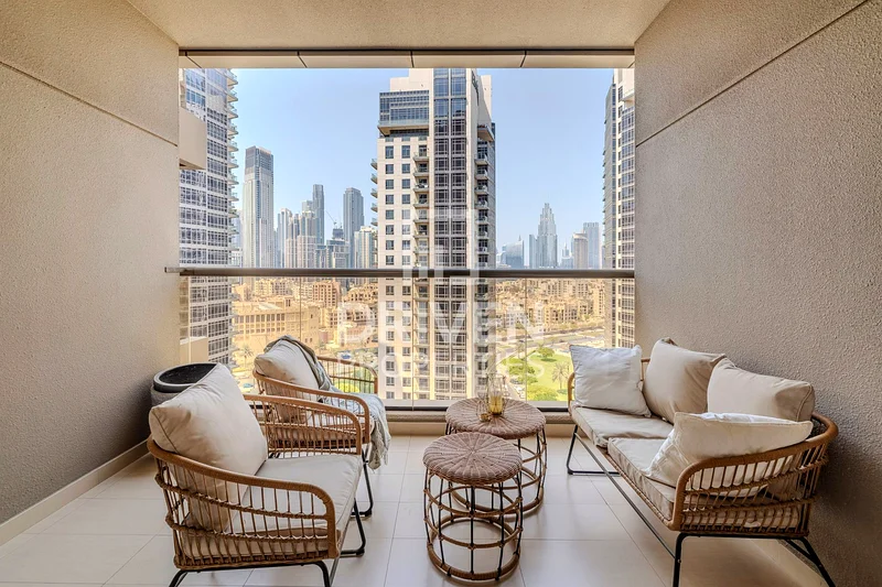 Furnished | Downtown View | Multiple cheques64166575776002112