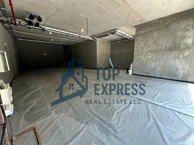 جديد بالكامل | مساحة تجزئة أولية | إمكانية رؤية عالية | موقع متميز64062478885123113