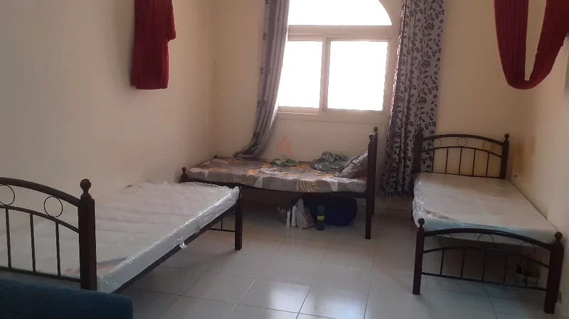 مساحة سرير متوفرة في بوطينة الشارقة مقابل 650 درهمًا شاملة جميع الخدمات64053525220995110