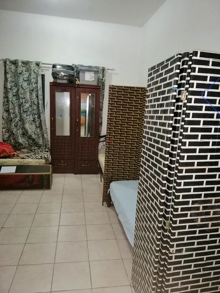 مساحة سرير تنفيذية متاحة للخريج الذكر64055936312961110