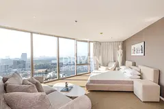 Amazing Creek and Dubai Skyline View | Vacant Apt