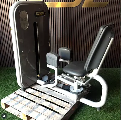 Technogym Element+ Abductor MB100 – Outer Thigh Machine