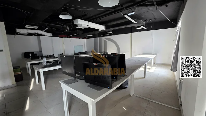 🏢 مكتب للإيجار – 900 قدم مربع – ليوار / عجمان64072890064770113