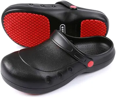 Comfortable and Stylish Black Clogs for Everyday Use