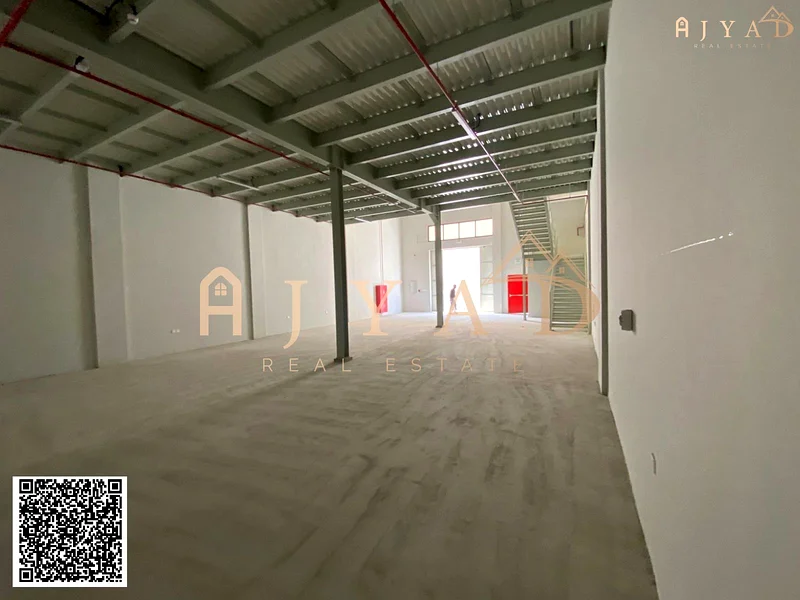 مستودع واسع للإيجار في منطقة الجرف الصناعية 3 | 4000 قدم مربع | طاقة كهربائية 20 كيلوواط64074786146177112