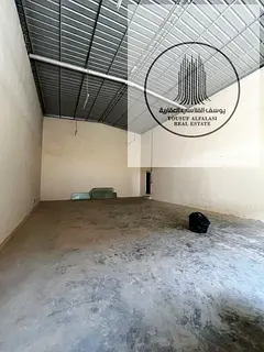 Distinctive warehouse for annual rent - Warehouse in Umm Al Quwain Location: Umm Al Quwain - Strateg