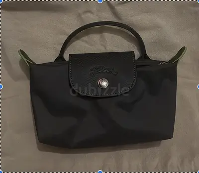 Chic Black Handbag - Perfect for Every Occasion!