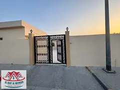 Eight-room corner house with air conditioning in Ramla