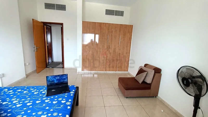 غرفة للإيجار في الشارقة، الملك فيصل خلف سبلاش قرب موقف حافلات الشارقة-دبي64053626672643110