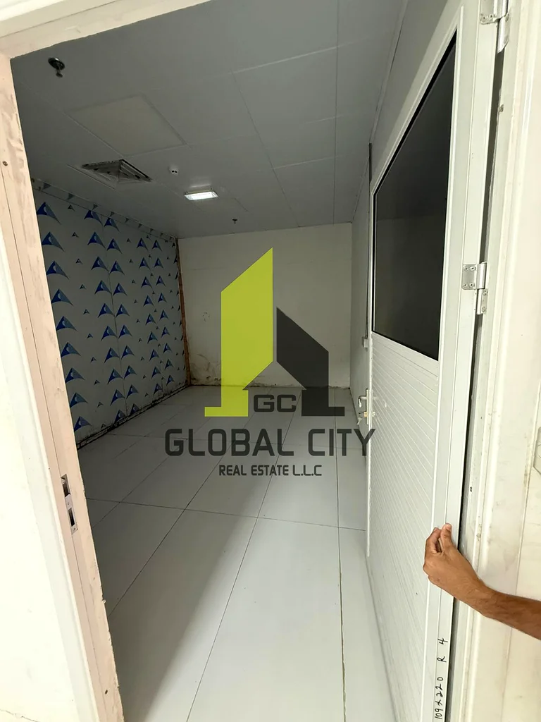 Warehouse for Rent | 2,691 sq. ft (250 sqm) | Prime Location near China Mall – Industrial Area64073451121666114