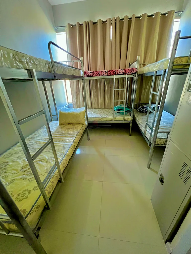 Bed Space Available – Prime Location, Clean  Affordable64054844253187110