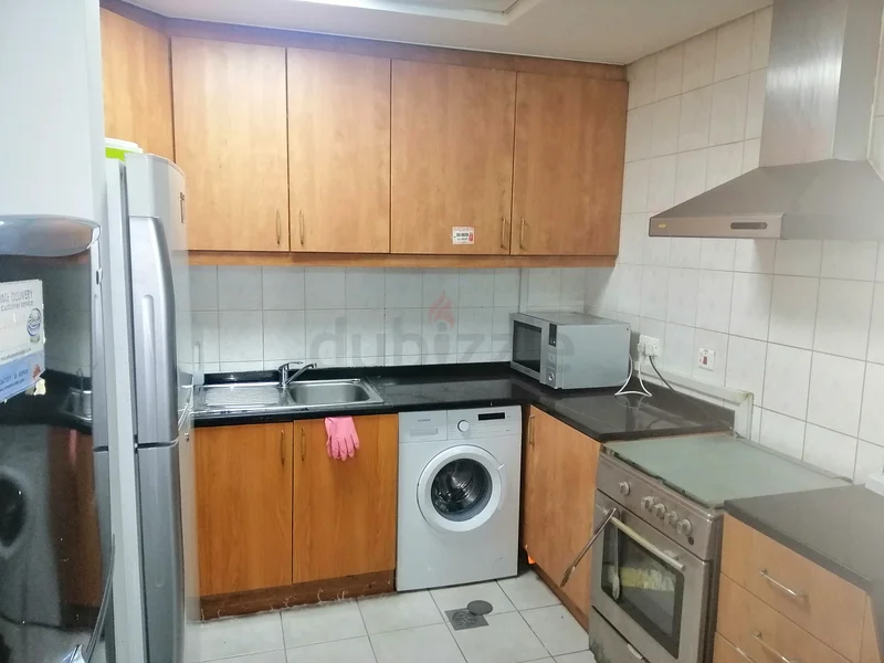 مساحة سرير تنفيذية متاحة للخريج الذكر64055936312961111