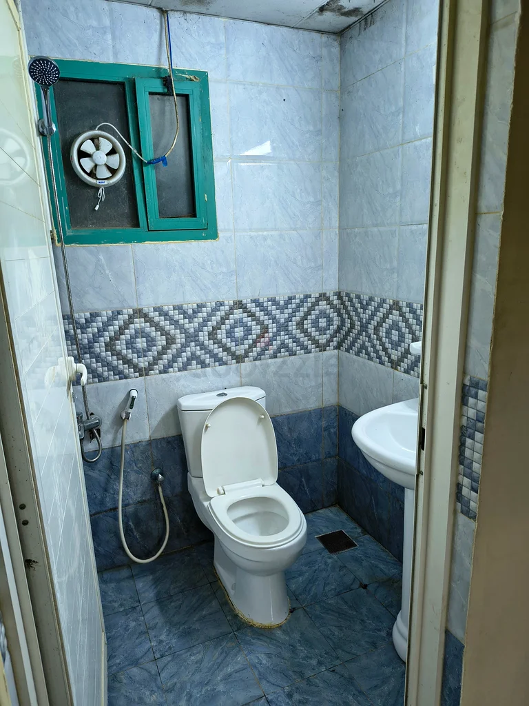 Executive lady/ladies furnished room for malayalis available!!!64054278310018113