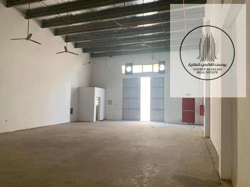 مستودع للإيجار في منطقة الجرف الصناعية 2 مساحة 2000 قدم مربع بسعر 100 ألف64073673907715114