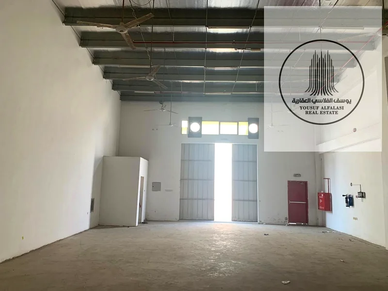 مستودع للإيجار في منطقة الجرف الصناعية 2 مساحة 2000 قدم مربع بسعر 100 ألف64073673907715111