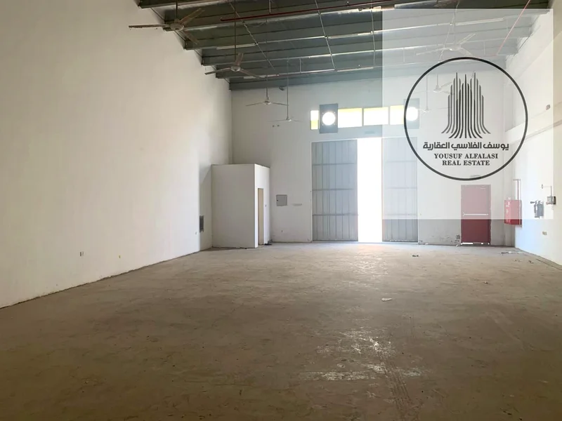 مستودع للإيجار في منطقة الجرف الصناعية 2 مساحة 2000 قدم مربع بسعر 100 ألف64073673907715110