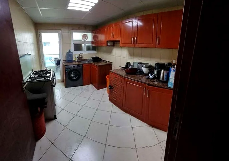 سكن مشترك للشباب بجانب اتصالات عجمان64048647675137110