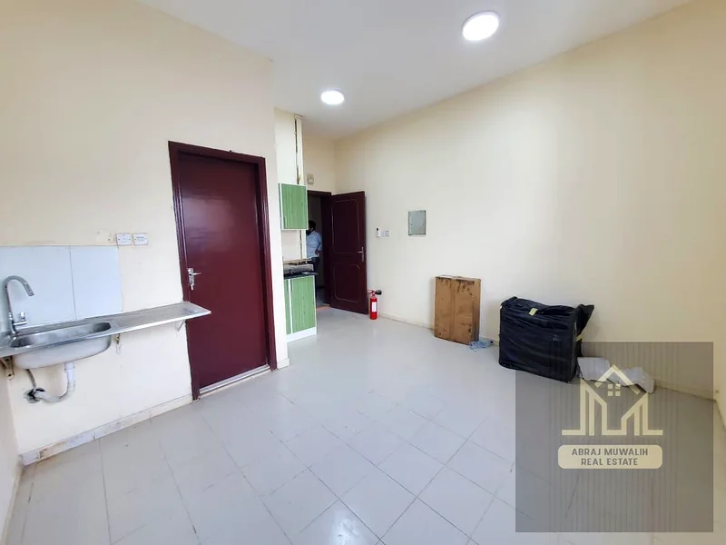SPACIOUS APARTMENT FOR FAMILIES AT A VERY PRIME LOCATION IN JUST 13999/-64050140149505112