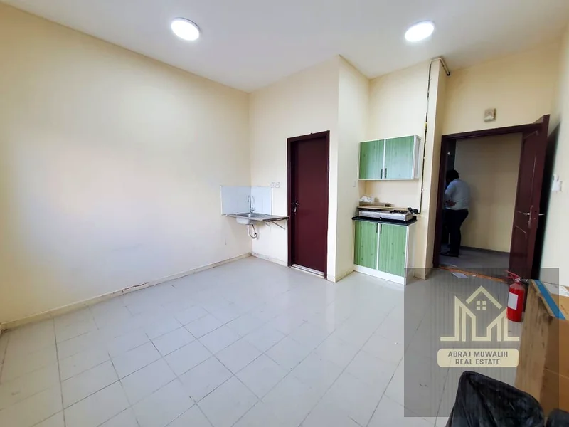 SPACIOUS APARTMENT FOR FAMILIES AT A VERY PRIME LOCATION IN JUST 13999/-64050140149505110