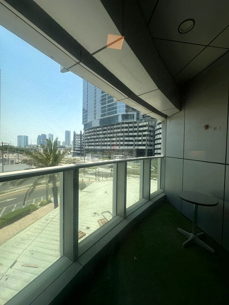 Balcony room in Reem Island ||64047971457537114