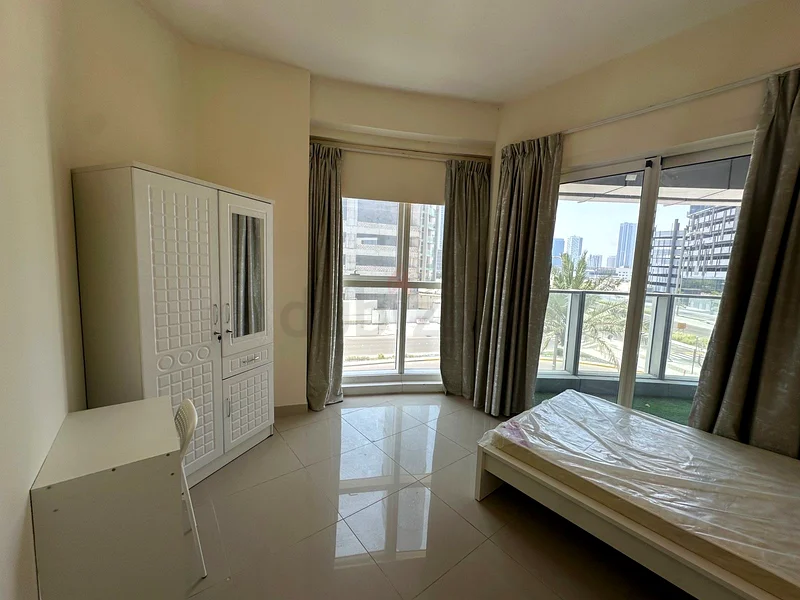 Balcony room in Reem Island ||64047971457537111
