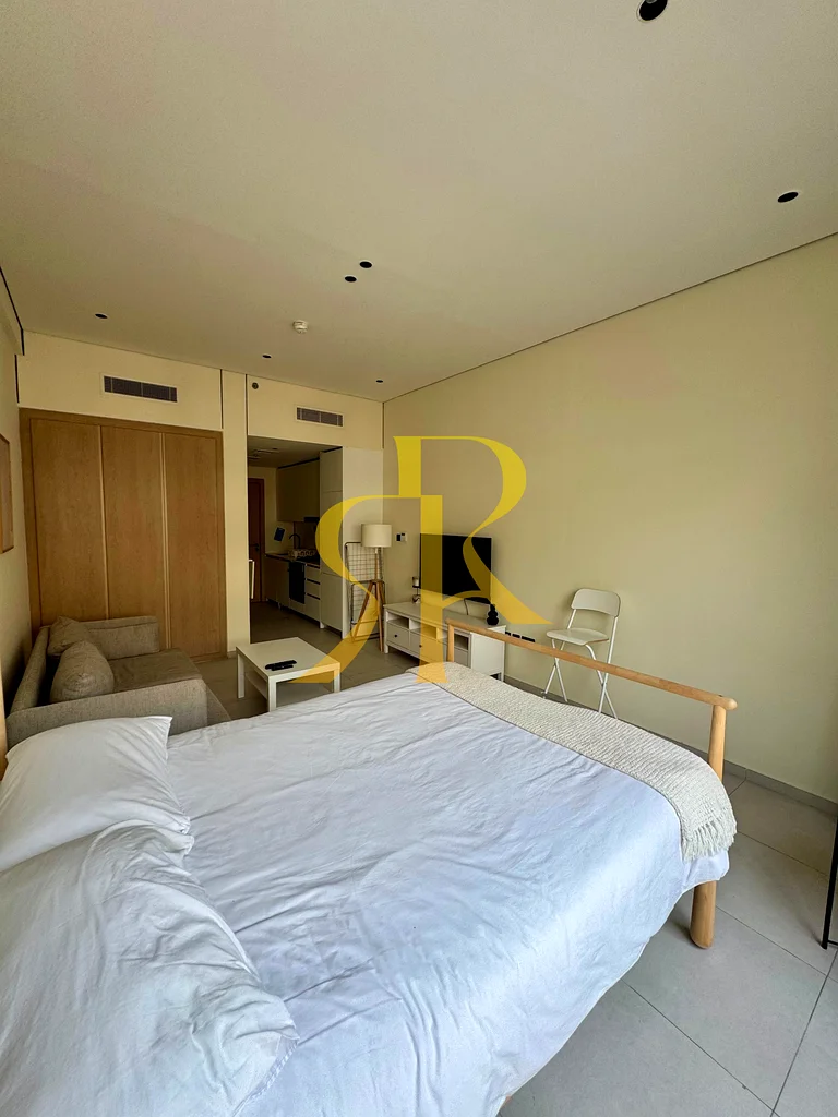 Stylish & Spacious Studio – Beverly Residence, JVC | Prime Location64174560613635113