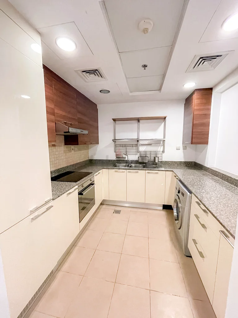 وحدة جديدة تمامًا في باي بيزنس / ساحة باي.64048917588867112