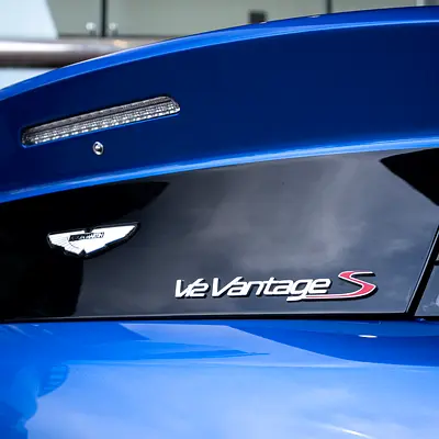 2015 Aston Martin VANTAGE — фото 11
