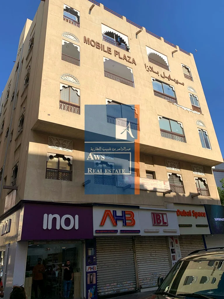 متجر في موقع متميز في ديرة، محاط بمناطق سكنية وتجارية64066029766913114