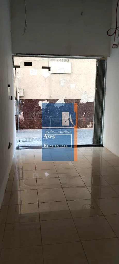 متجر في موقع متميز في ديرة، محاط بمناطق سكنية وتجارية64066029766913110