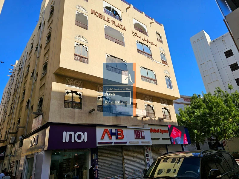 متجر في موقع متميز في ديرة، محاط بمناطق سكنية وتجارية64066029766913113