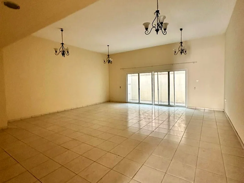 ✨📍 Prime Location: Commercial Villa for Rent – Strategic Location & Guaranteed Investment64073343259265113