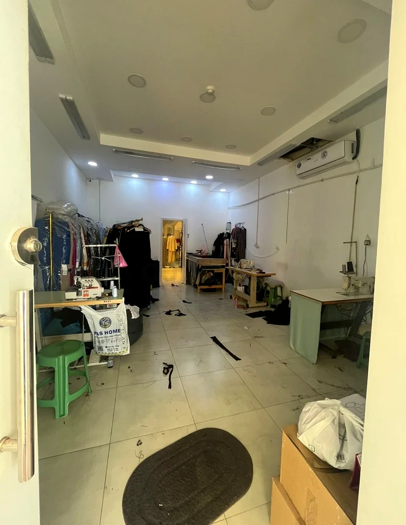 محل 60 متر مربع بسعر 48 ألف في دبي، موقع مثالي64065922014210111