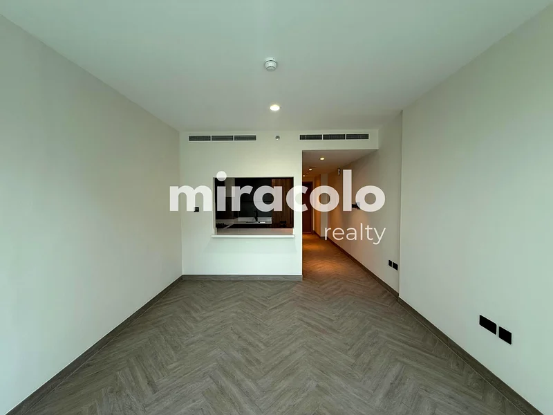 Studio Unfurnished | Modern Design | Ready to Move64205955172993114
