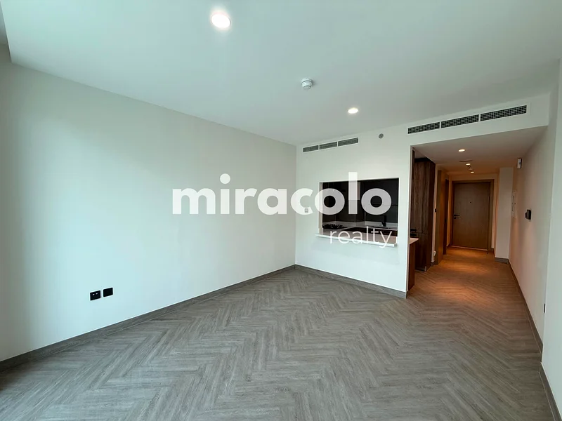 Studio Unfurnished | Modern Design | Ready to Move64205955172993110