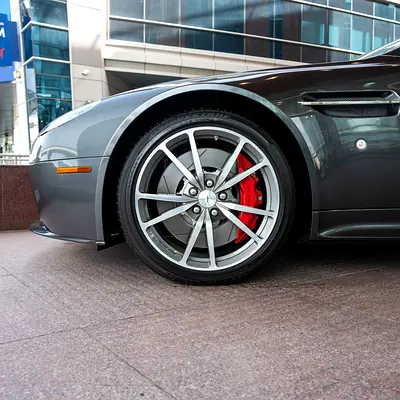 صورة 13 لـ 2016 Aston Martin VANTAGE