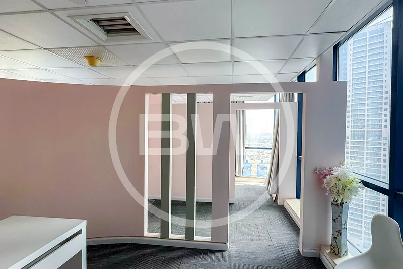 VACANT | GREAT SPACE | VIEWS | CLOSE TO METRO64071653745793113