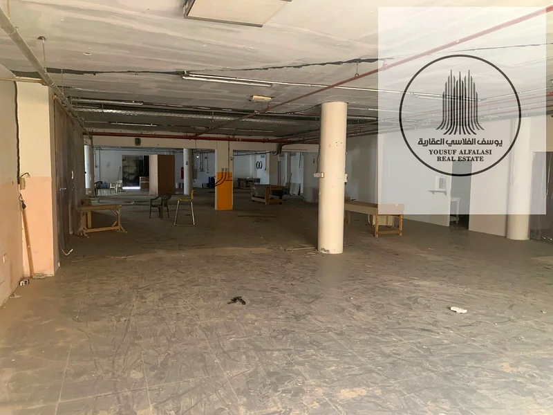 مستودع للإيجار في الجرف الصناعية 2، المساحة 22,000، الكهرباء 150 كيلو فولت64073673861251114