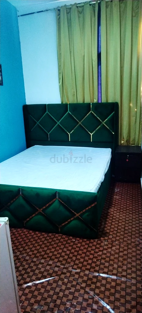 partition room  with window64048300150402111