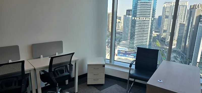 تُعرب سكايلين لاكش بروبرتيز عن سعادتها بتقديم هذا المكتب الفاخر والمفروش في برج برايم، خليج الأعمال – أحد المعالم التجارية الأكثر شهرة في دبي64069966869635111