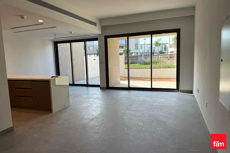 single row / facing park / brand new64052767187842113