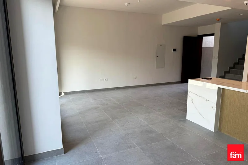 single row / facing park / brand new64052767187842112