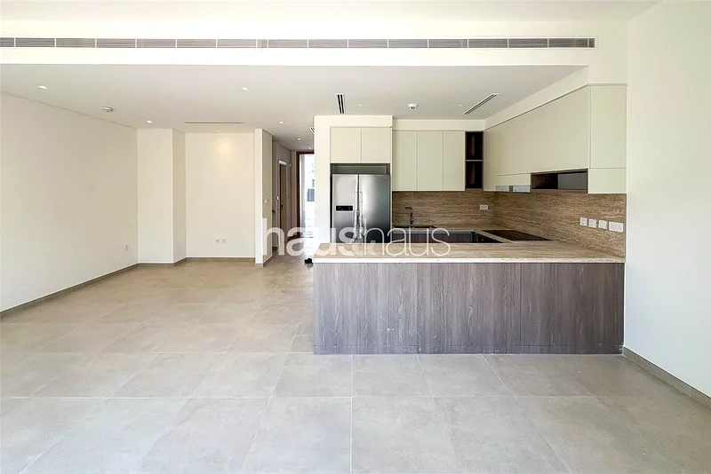 Contemporary Style | Family Comfort | Vacant64052978258947112