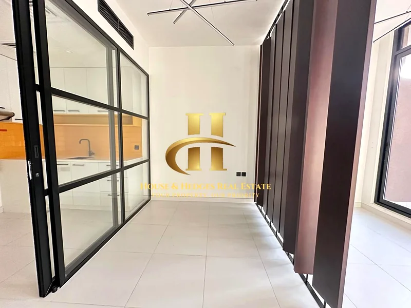 Fully Furnished | Ready to Move | Spacious64175338273410112